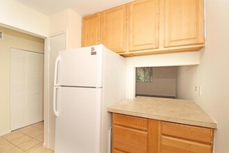 6074 Forest Hill Blvd, Unit 209 in West Palm Beach, FL - Building Photo - Building Photo