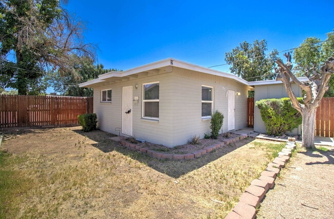 property at 2133 W Morten Ave