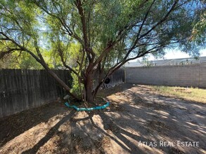 131 E Roger Rd in Tucson, AZ - Building Photo - Building Photo