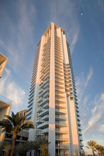 Signature Place Tower in St. Petersburg, FL - Building Photo - Building Photo