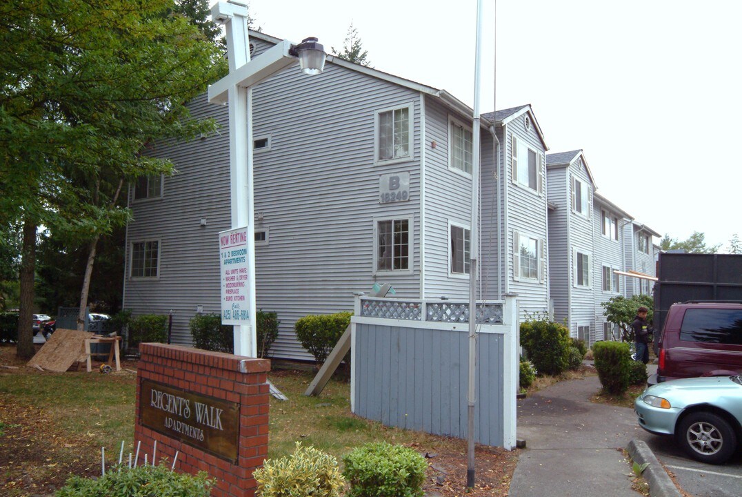 Heron View in Kenmore, WA - Building Photo