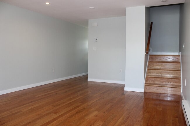 390 Pacific Ave in Jersey City, NJ - Building Photo - Building Photo