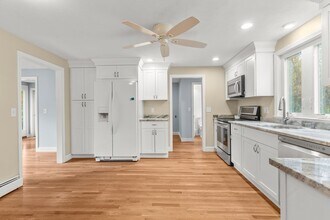 45 Stanford Dr in Westwood, MA - Building Photo - Building Photo