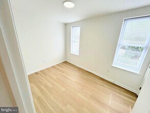 5031 W Girard Ave in Philadelphia, PA - Building Photo - Building Photo