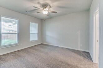 644 Blackland dr in Venus, TX - Building Photo - Building Photo