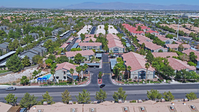 The Edmond at Hacienda in Las Vegas, NV - Foto de edificio - Building Photo