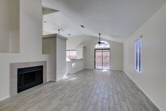 2713 Knightsbridge Rd in Henderson, NV - Building Photo - Building Photo