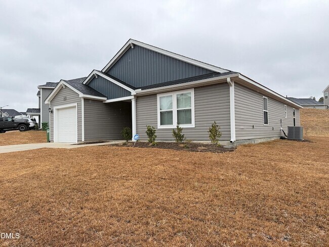 289 Greenbay St in Lillington, NC - Building Photo - Building Photo