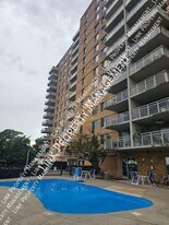 1131 Stringers Ridge Rd in Chattanooga, TN - Building Photo