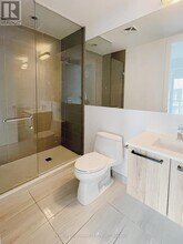 28 Wellesley St E in Toronto, ON - Building Photo - Building Photo