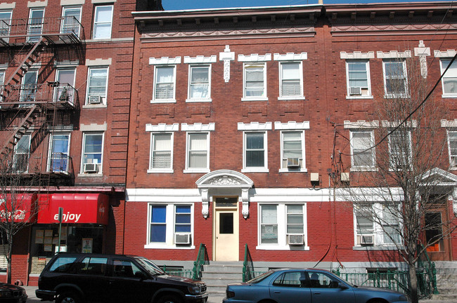 5605 Hudson Ave in West New York, NJ - Building Photo - Building Photo