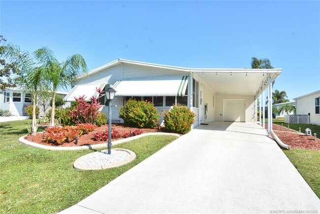3318 Columbrina Cir in Port St. Lucie, FL - Building Photo - Building Photo