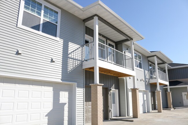 Maple Wood Townhomes in Fargo, ND - Foto de edificio - Building Photo