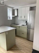 204-204 Kingston Rd in Toronto, ON - Building Photo - Building Photo