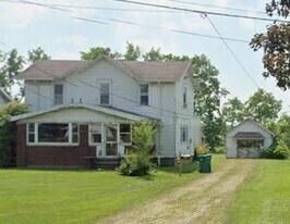 430 Oregon Rd in Northwood, OH - Building Photo