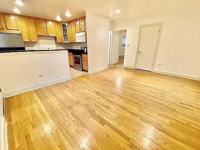 property at 4416 N Kostner Ave