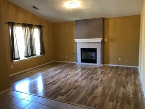 937 W Mcintire Ave in Porterville, CA - Building Photo - Building Photo