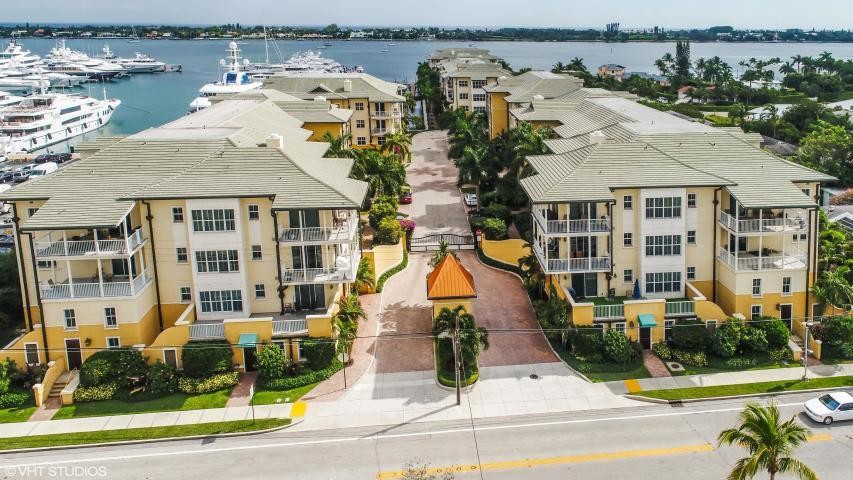 3940 N Flagler Dr-Unit -304 in West Palm Beach, FL - Building Photo
