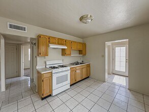 4604 Sierra Vista Dr in El Paso, TX - Building Photo - Building Photo