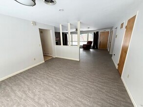 1090 Pleasant St in Paxton, MA - Building Photo - Building Photo