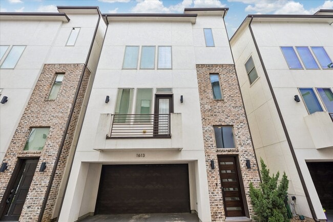 property at 1613 Crockett St