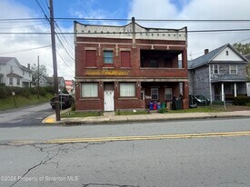 1301 Main St in Dickson City, PA - Building Photo