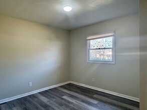 2131 Evans Ave NW in Huntsville, AL - Building Photo - Building Photo