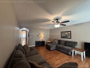 10957 Keys Gate Dr in Riverview, FL - Building Photo - Building Photo