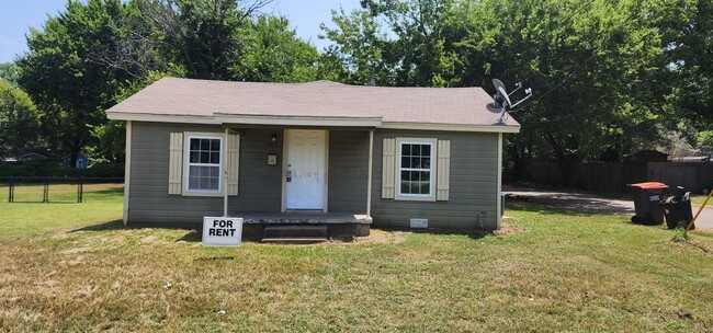 1102 14TH in Paris, TX - Building Photo - Building Photo