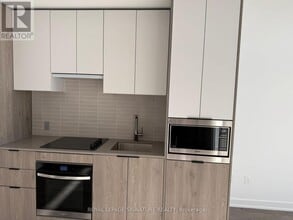 1007 The Queensway in Toronto, ON - Building Photo - Building Photo