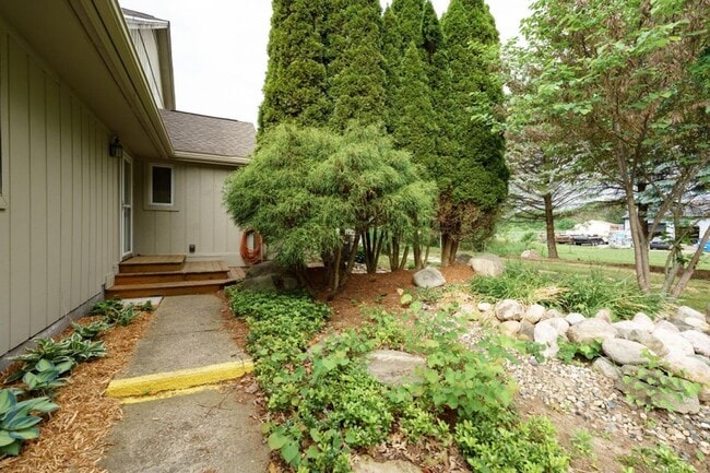 58 10th St in Plainwell, MI - Building Photo - Building Photo