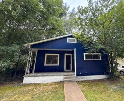 2235 Mobile Ave in Jackson, MS - Building Photo