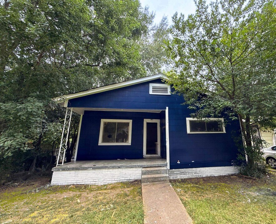 2237 Mobile Ave in Jackson, MS - Building Photo