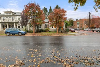 1802 SE Morrison St in Portland, OR - Building Photo - Building Photo