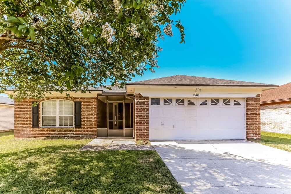 10921 Mindanao Dr S in Jacksonville, FL - Foto de edificio