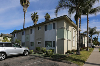 Ashford Palms Apartments in El Cajon, CA - Building Photo - Building Photo