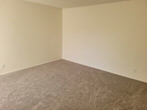 4499 Via Marisol in Los Angeles, CA - Building Photo - Building Photo