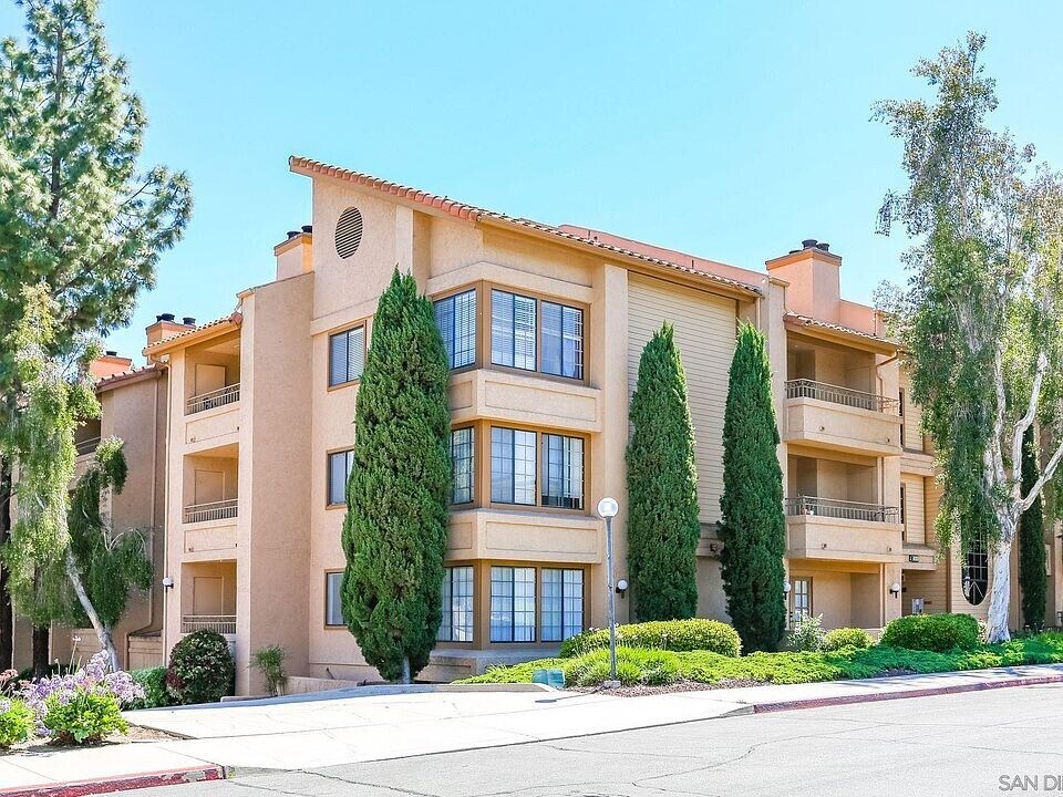 5649 Lake Park Way, Unit 209 in La Mesa, CA - Foto de edificio