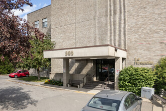 305 Laviolette in St-Jérôme, QC - Building Photo - Building Photo