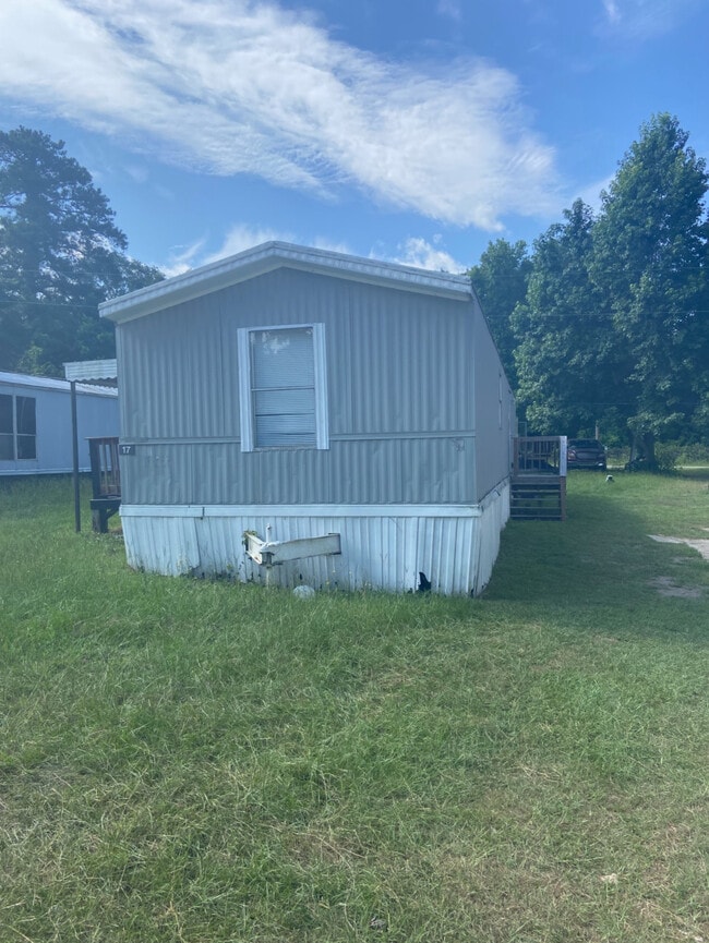 19 Kinnett Dr in Phenix City, AL - Building Photo - Building Photo