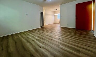 177 Douglas St, Unit #1 in Los Angeles, CA - Foto de edificio - Building Photo