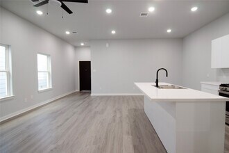 2830 Mansfield St in Houston, TX - Building Photo - Building Photo