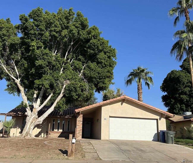 property at 1643 S Naples Ave
