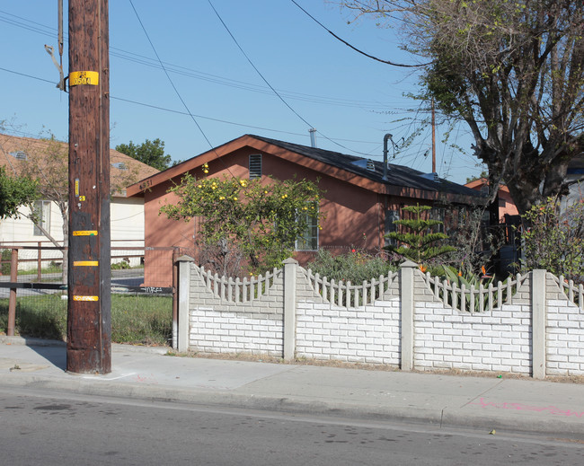 4931 Elizabeth St in Bell, CA - Building Photo - Building Photo