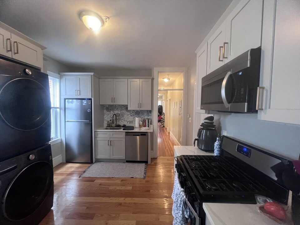 247 L St, Unit 1 in Boston, MA - Building Photo