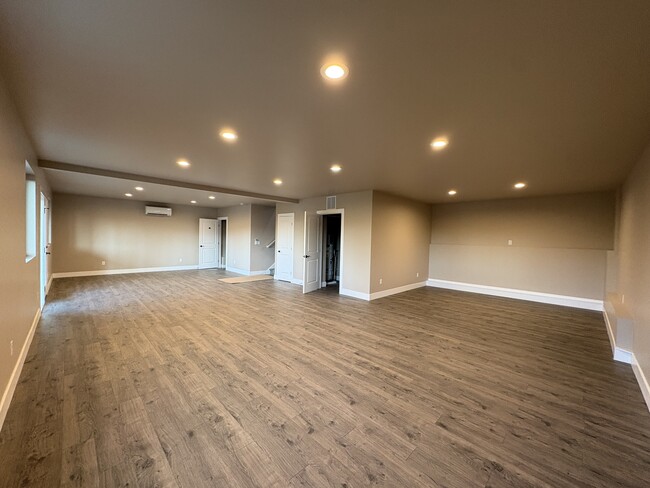 1680 SE Crescent Dr in Shelton, WA - Building Photo - Building Photo