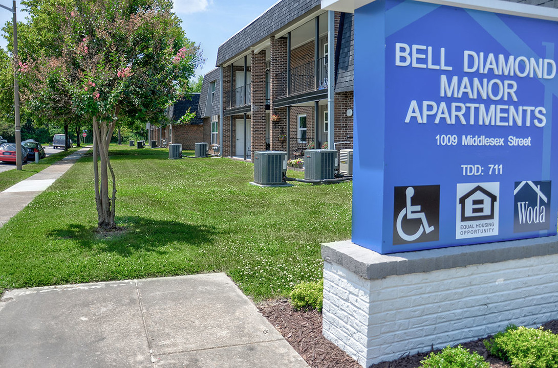 Bell Diamond Manor in Norfolk, VA - Foto de edificio