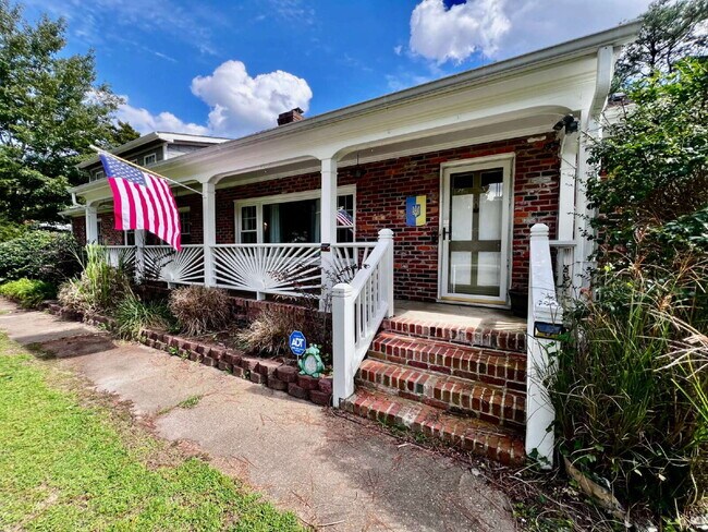 2012 Oak Leaf Ln in Virginia Beach, VA - Building Photo - Building Photo