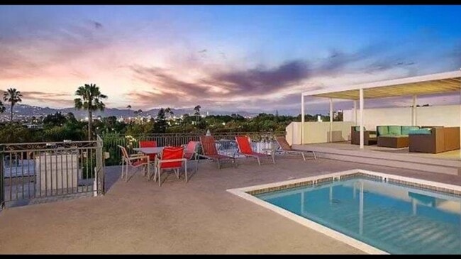 6151 Orange St, Unit 310 in Los Angeles, CA - Building Photo - Building Photo