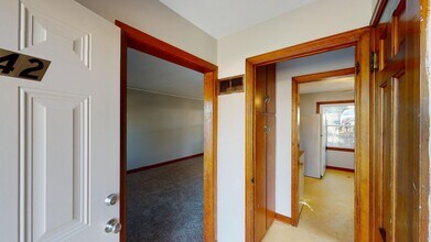 2144 Sunset Dr in Ames, IA - Building Photo - Building Photo